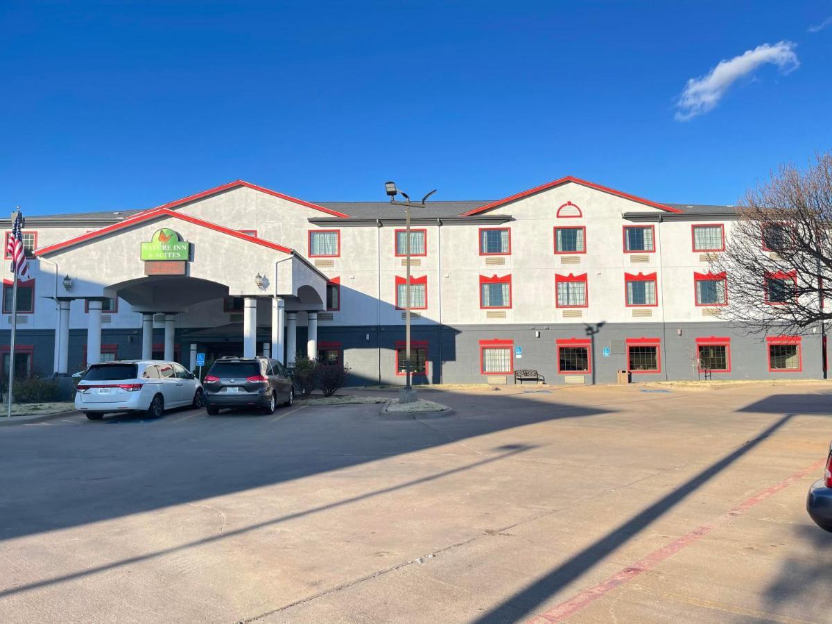 Nature Inn & Suites Wichita Falls Exterior photo